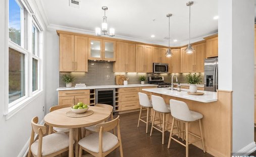 Townhouse in Guttenberg, New Jersey, United States 1