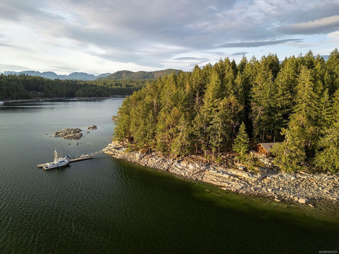 House in Whaletown, British Columbia, Canada 3 - 18275498