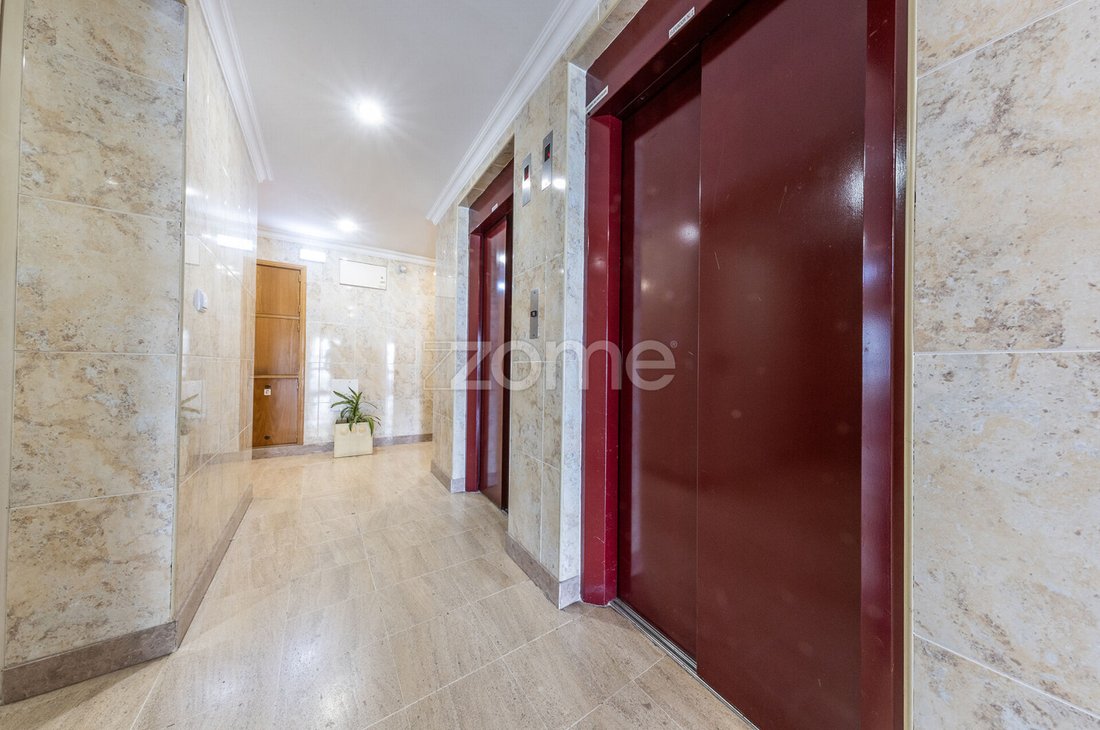 Apartment in Carcavelos e Parede, Lisbon, Portugal 3 - 18275438