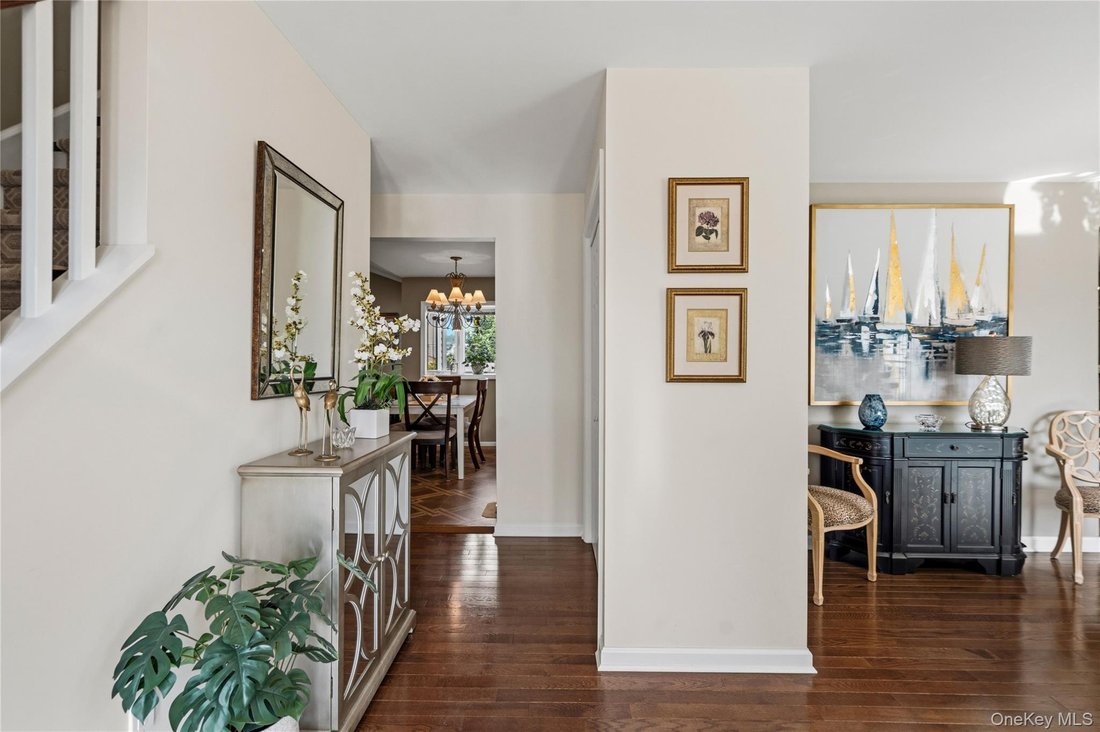 House in Massapequa, New York, United States 4 - 18271233