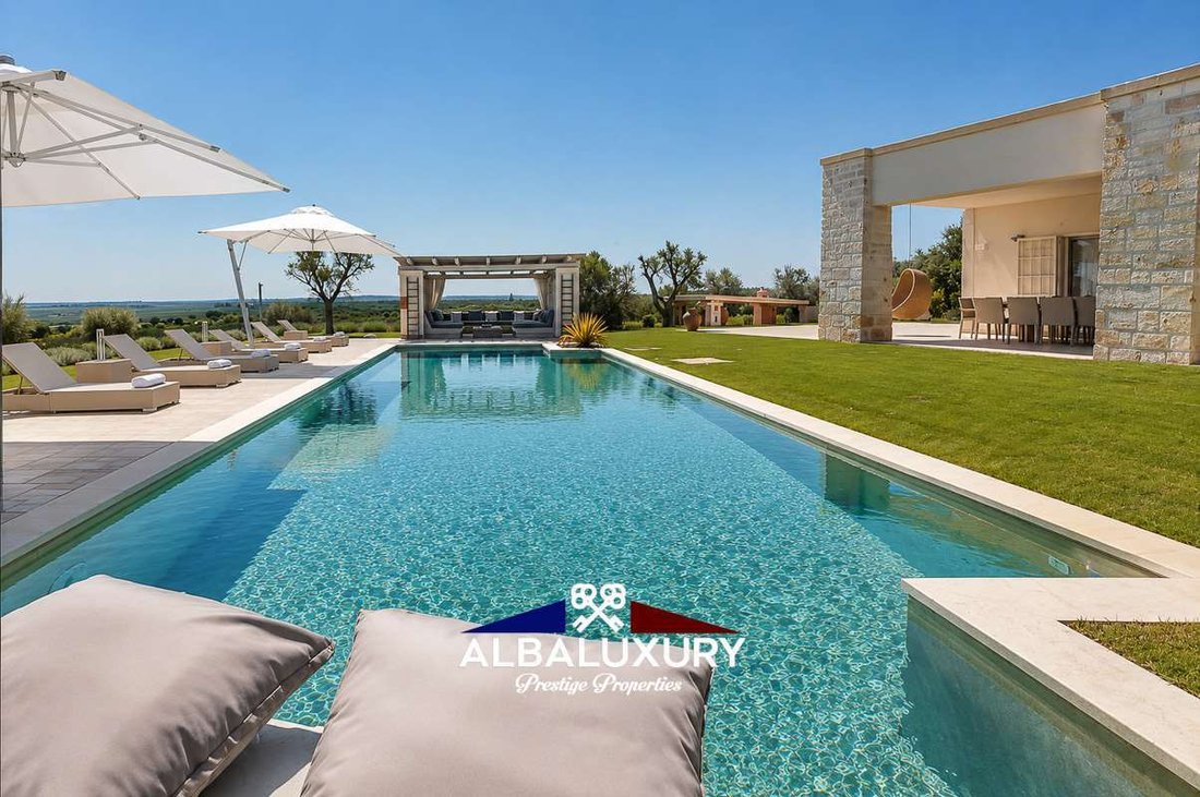 Villa in Tamburroni-Grottone-Rosara, Ostuni, Apulia 2 - 15347529