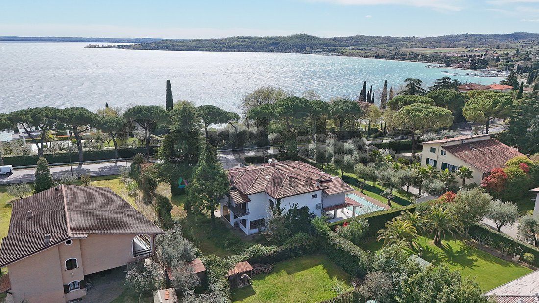 House in Padenghe sul Garda, Lombardy, Italy 2 - 18275802