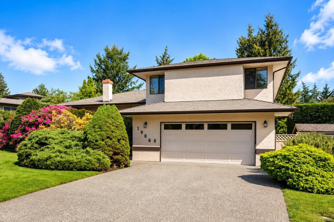 House in Saanich, British Columbia, Canada 1 - 18276572