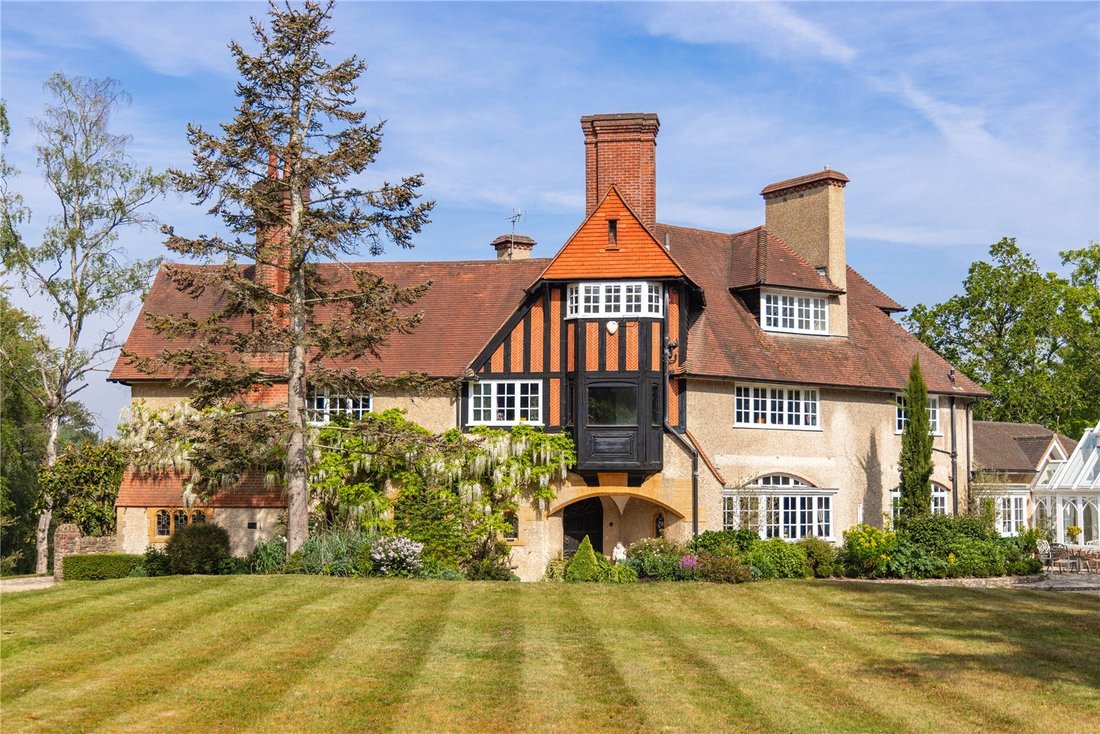 House in Lower Bourne (Farnham), Lower Bourne, England 1 - 18270248