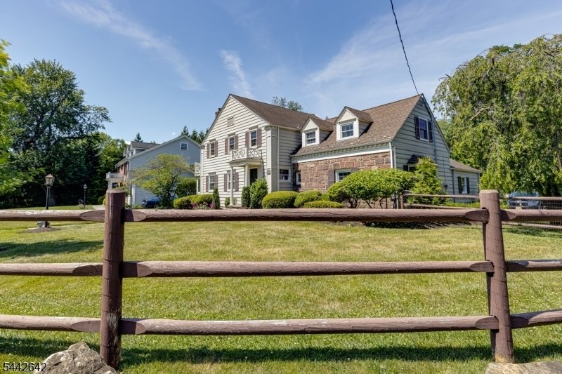 House in Westfield, New Jersey, United States 2 - 18275488