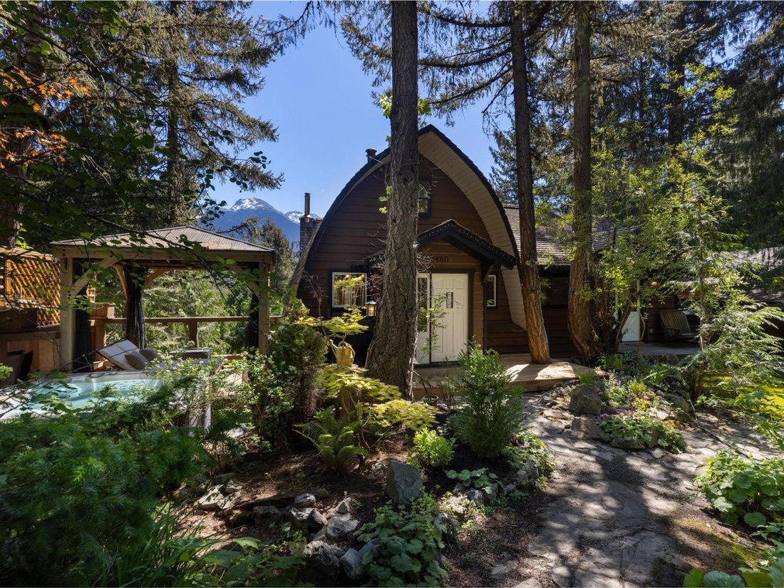 House in Whistler, British Columbia, Canada 1 - 18276150