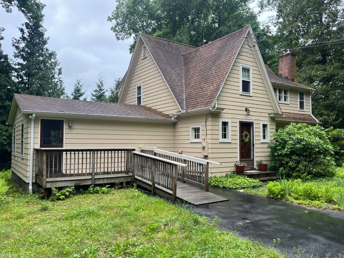 House in Newtown, Connecticut, United States 2 - 18271746