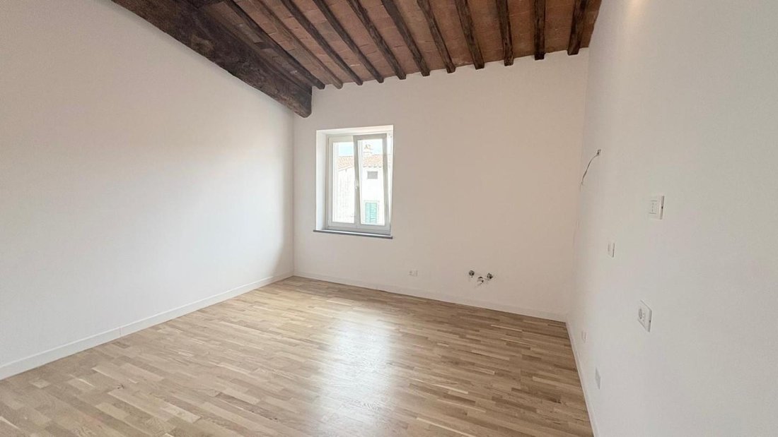 Apartment in Historic Center, Lucca, Tuscany 5 - 18270328
