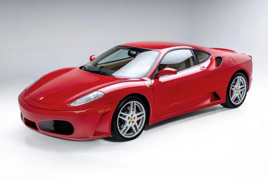 Coupe in Los Angeles, CA, United States 1 - 18272274