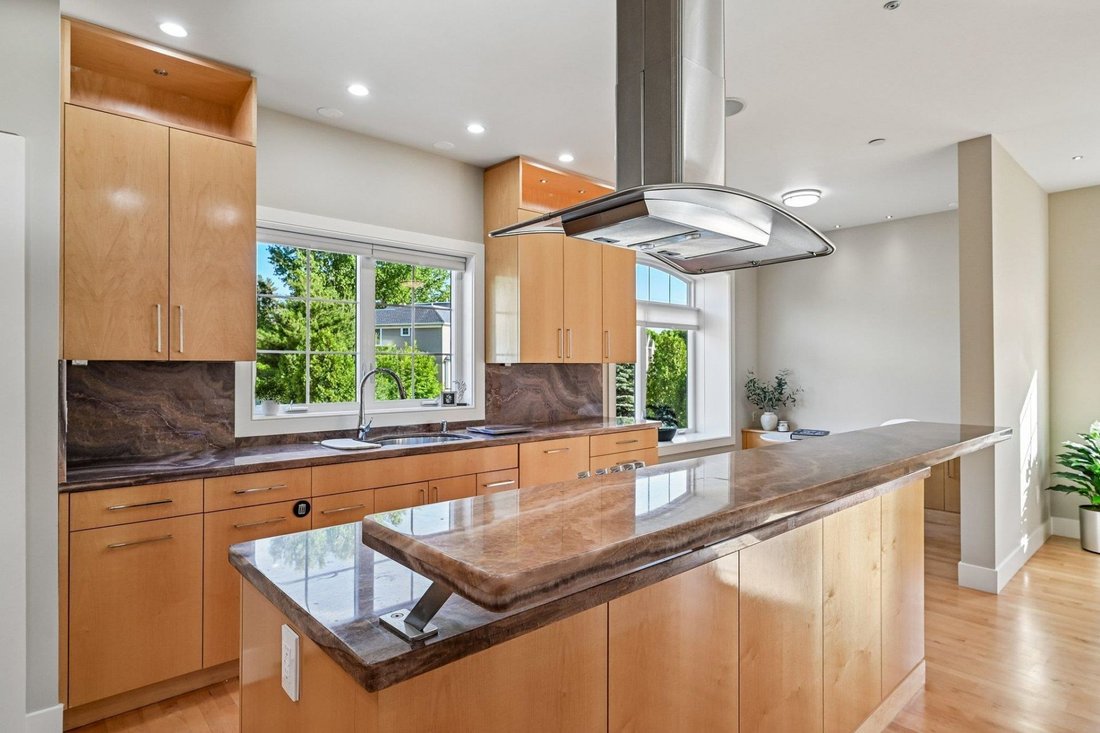 Condo in Manchester, New Hampshire, United States 3 - 18276254