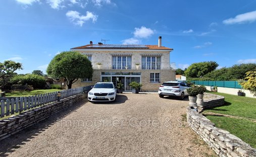 Villa in Echillais, Nouvelle-Aquitaine, France 1
