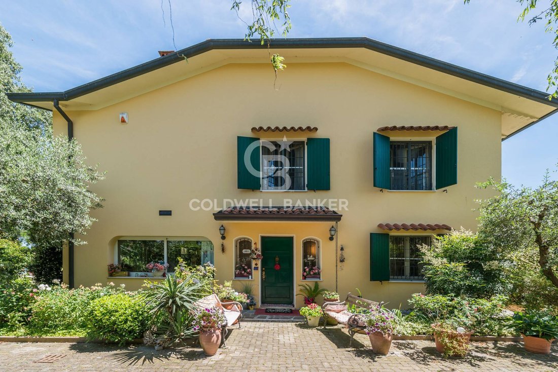 Villa in Gambettola, Emilia-Romagna, Italy 1 - 18276137