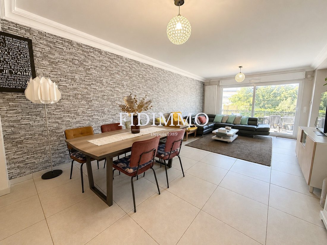 House in Sucy-en-Brie, Ile-de-France, France 2 - 18276540