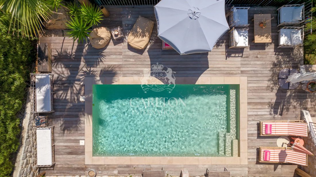 Villa in Saint-Paul-de-Vence, Provence-Alpes-Côte d'Azur, France 1 - 18239513