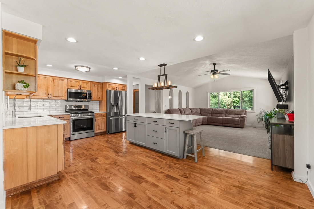 House in Nine Mile Falls, Washington, United States 4 - 18270527