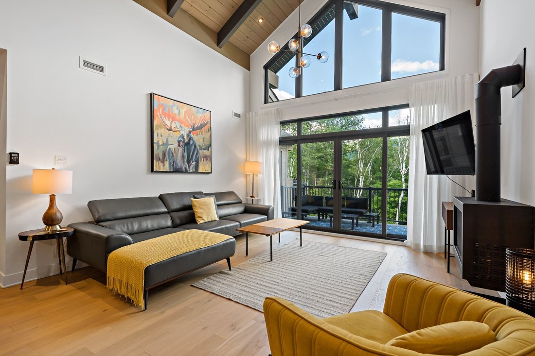 Condo in Mont-Tremblant, Quebec, Canada 1 - 18227307