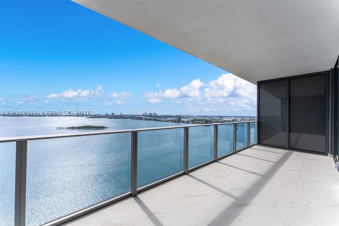 Condo in Miami, Florida, United States 4 - 18270396