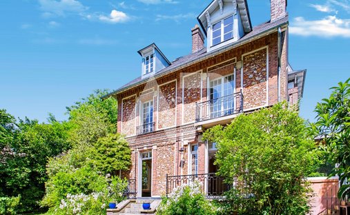 House in Beau Site-Pommerets-Binelles, Sevres, France 1