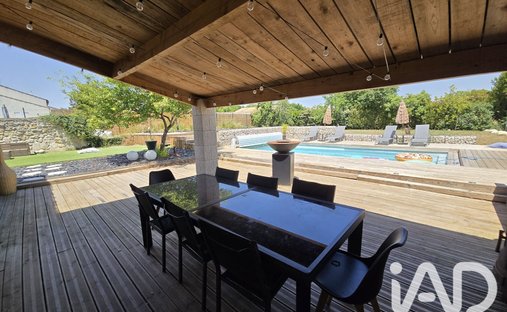 Maison à Bords, Nouvelle-Aquitaine, France 1