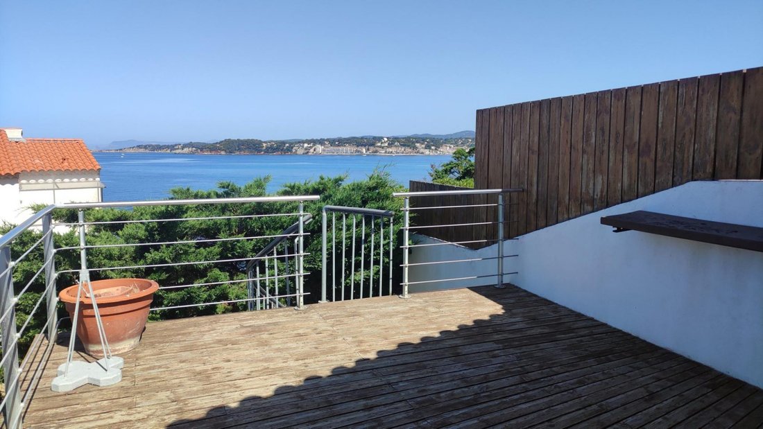 Villa in Six-Fours-les-Plages, Provence-Alpes-Côte d'Azur, France 2 - 18276546