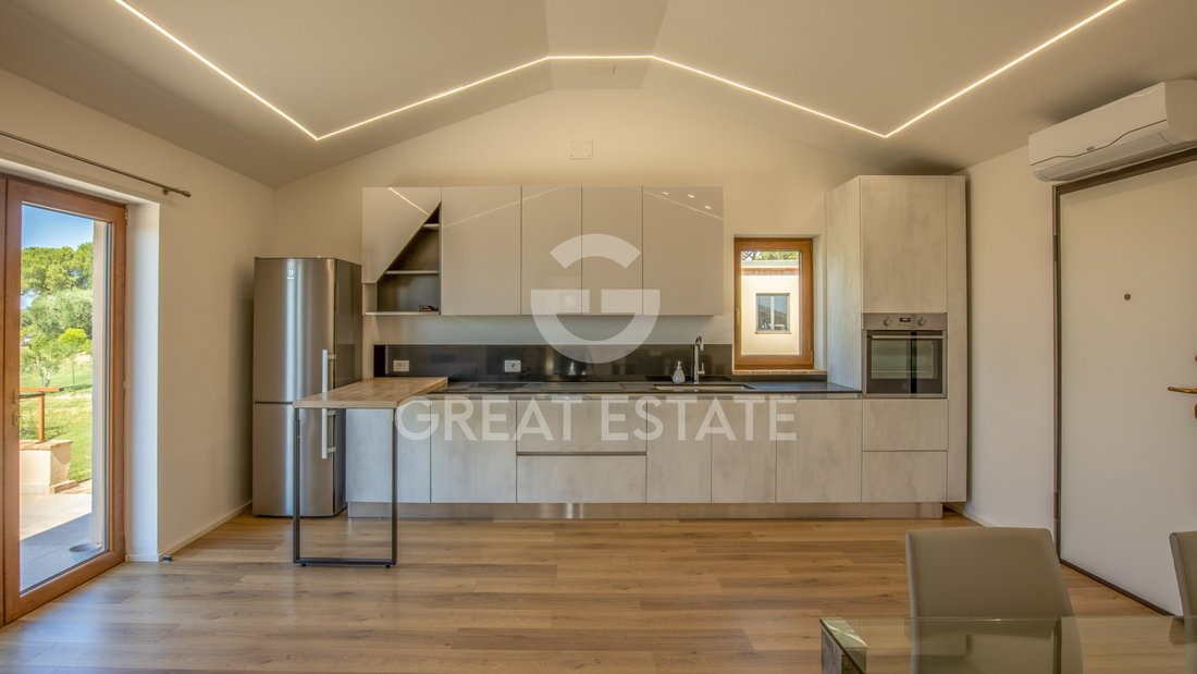 Estate in Castiglione del Lago, Umbria, Italy 2 - 16005366