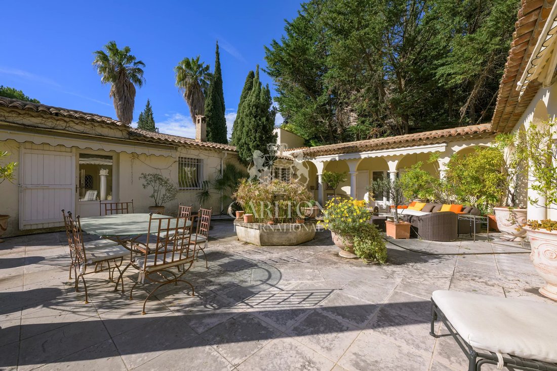 Villa in Grasse, Provence-Alpes-Côte d'Azur, France 4 - 17558433