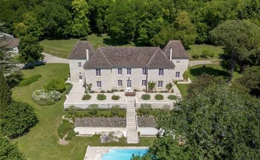 Chateau in Montcuq, Montcuq-en-Quercy-Blanc, France 1