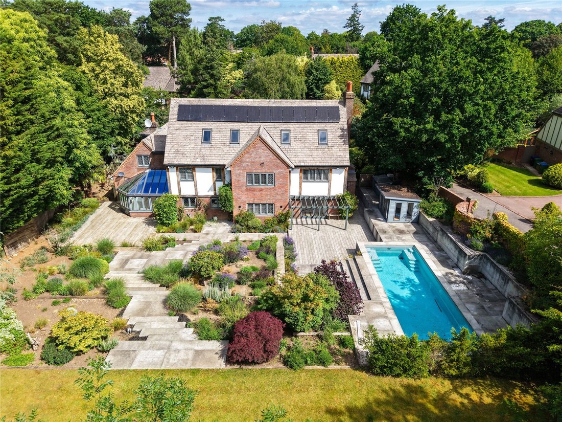House in Fairmile, Elmbridge, England 1 - 18270246