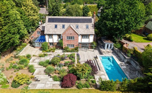 House in Fairmile, Elmbridge, England 1