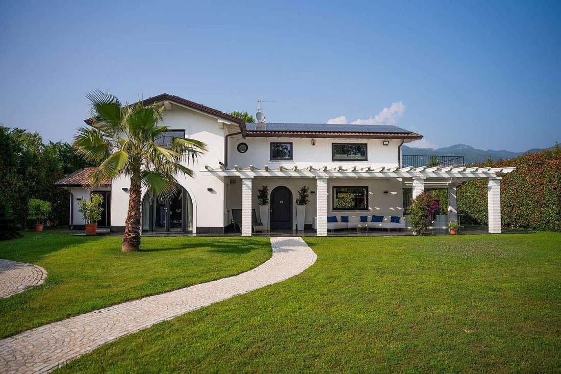 Villa in Pietrasanta, Tuscany, Italy 2 - 18273305