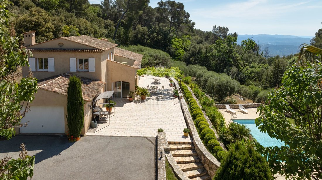 Villa in Cabris, Provence-Alpes-Côte d'Azur, France 2 - 17897414