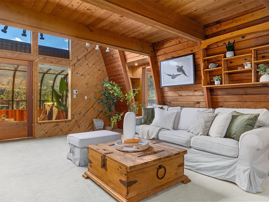 House in Whistler, British Columbia, Canada 2 - 18276150