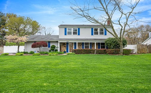 House in Coram, New York, United States 1