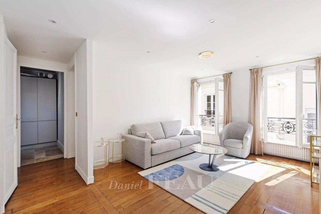 Apartment in Monnaie, Paris 6e Arrondissement, Paris 3 - 18271900