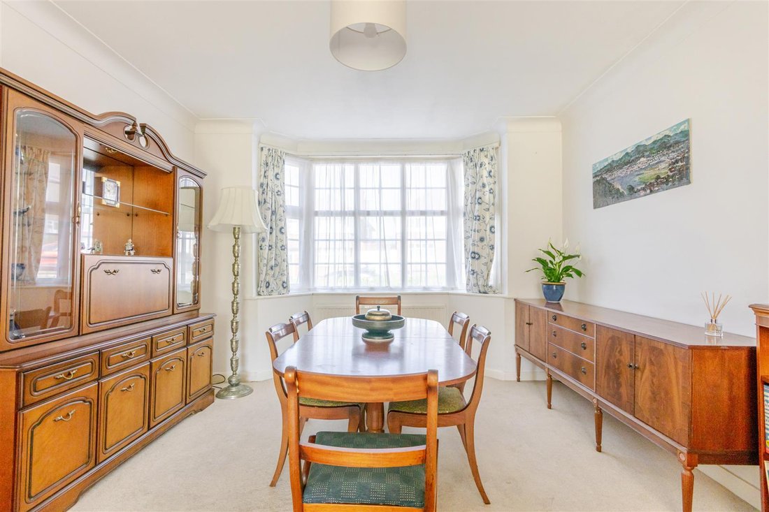 Haus in Eastcote Village, Hillingdon, England 5 - 18270317