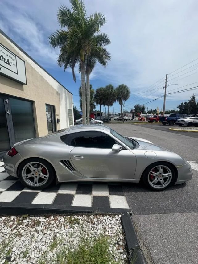 Coupe in Pinellas Park, FL, United States 4 - 18275812