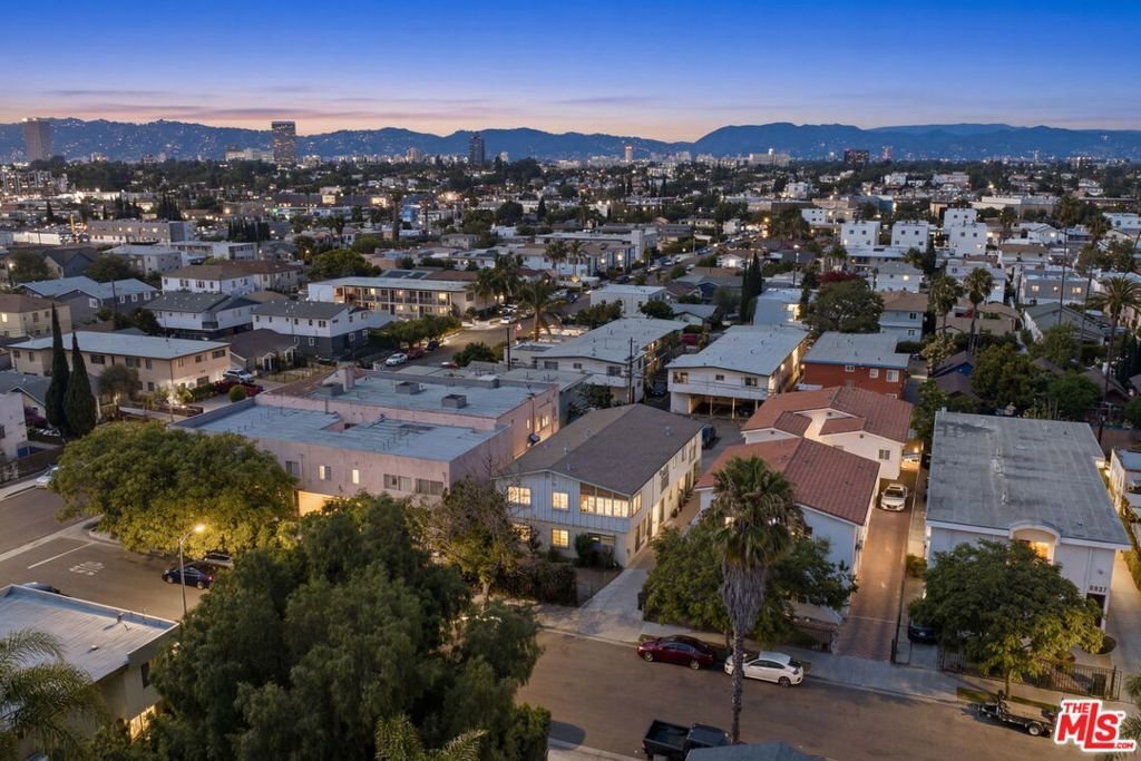 Los Angeles, California, United States 4 - 18273844