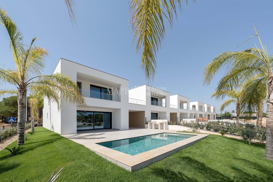 Villa in Quarteira, Algarve, Portugal 1 - 18272413