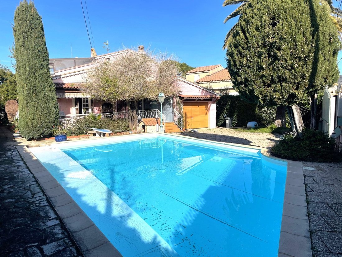 Villa in Six-Fours-les-Plages, Provence-Alpes-Côte d'Azur, France 1 - 18276537