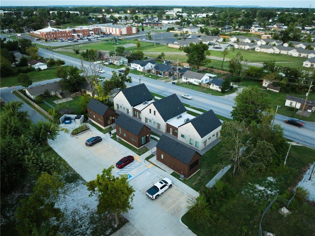 Rogers, Arkansas, United States 3 - 18270729