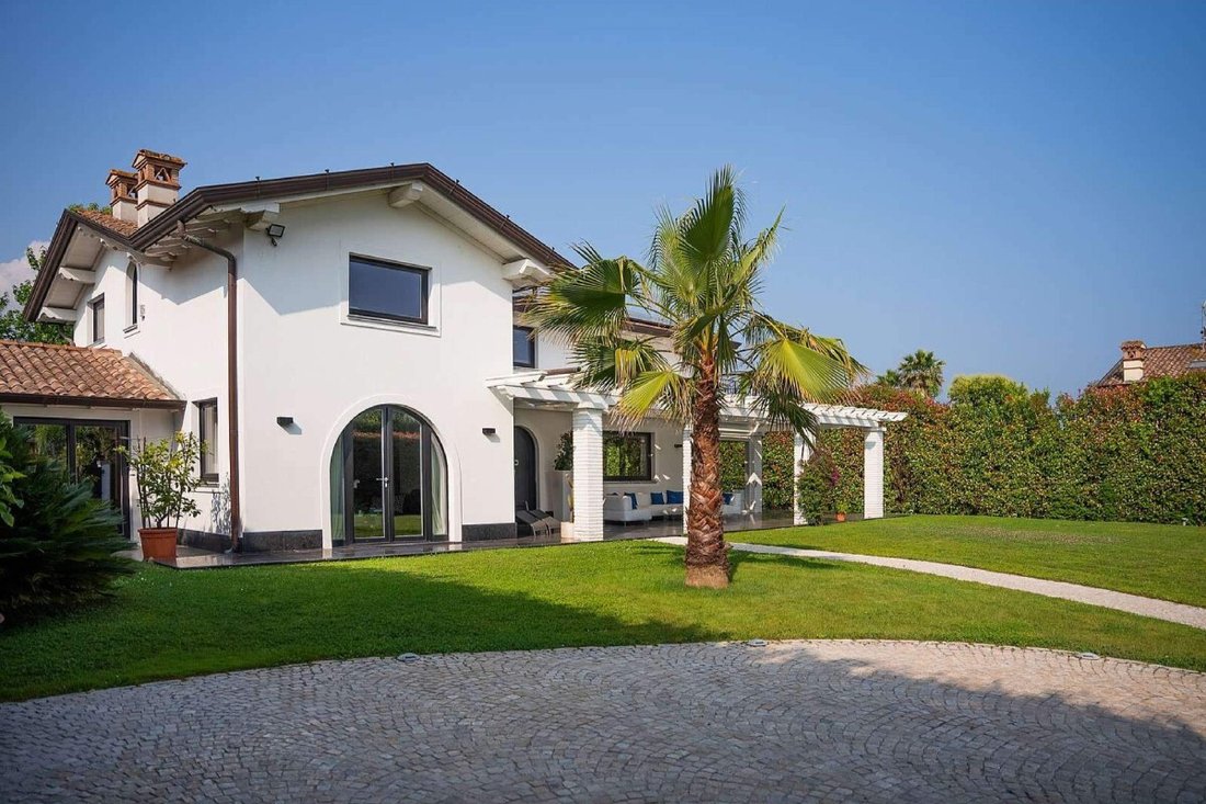 Villa in Pietrasanta, Tuscany, Italy 5 - 18273305