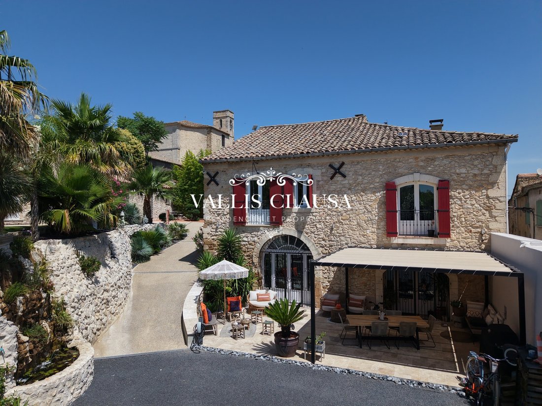 House in Avignon, Provence-Alpes-Côte d'Azur, France 1 - 16630077