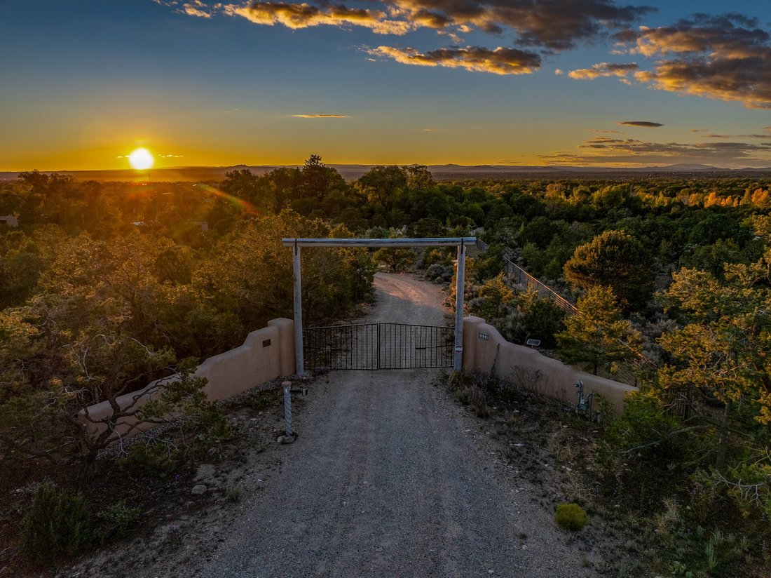 House in Taos, New Mexico, United States 2 - 18273795