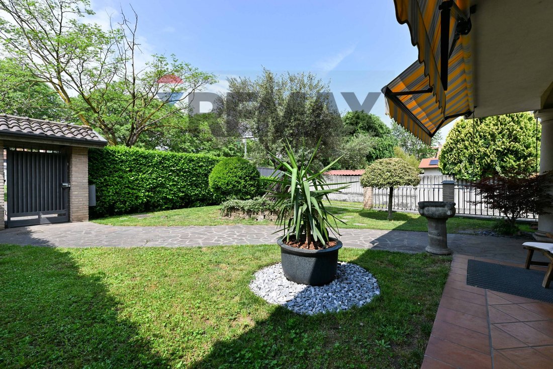 House in Cinisello, Cinisello Balsamo, Lombardy 2 - 18276126