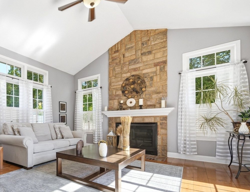 House in Manchester, New Hampshire, United States 4 - 18274733