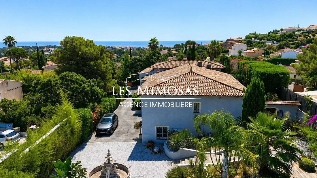 Villa in Frejus, Provence-Alpes-Côte d'Azur, France 2 - 18272075