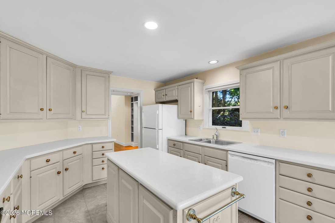 Condo in Little Silver, New Jersey, United States 4 - 18273105