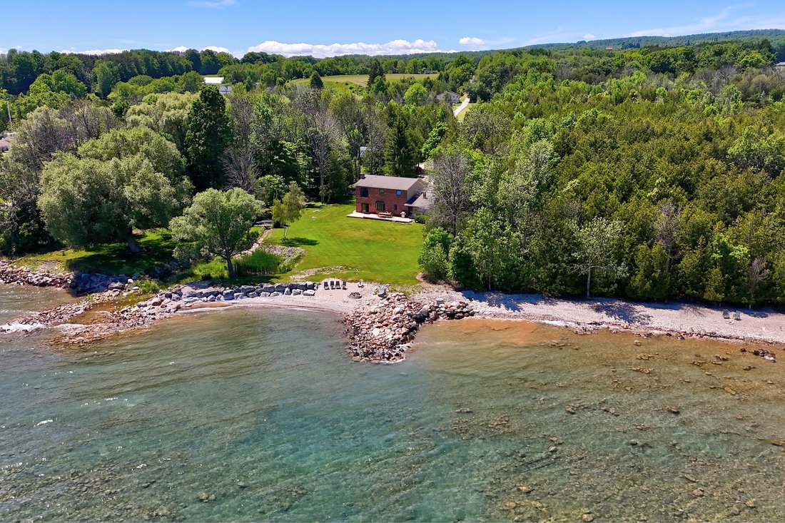 House in Meaford, Ontario, Canada 1 - 17482152