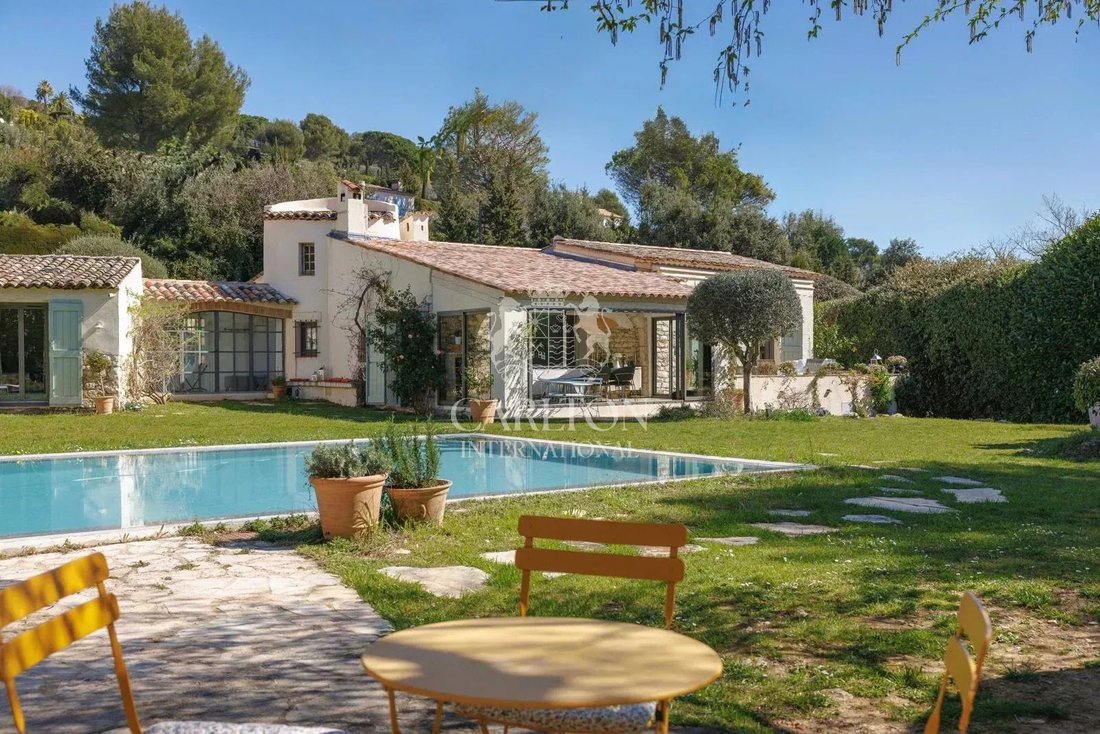 Estate in Saint-Paul-de-Vence, Provence-Alpes-Côte d'Azur, France 2 - 17728132