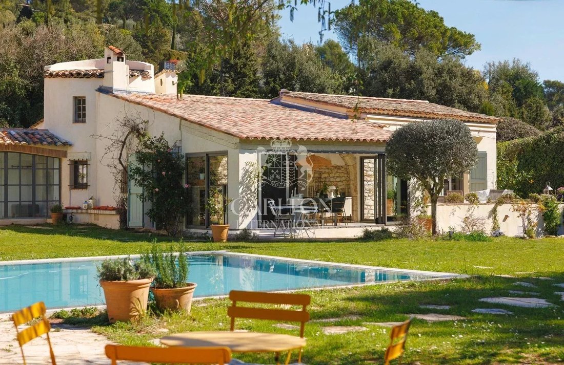 Estate in Saint-Paul-de-Vence, Provence-Alpes-Côte d'Azur, France 4 - 17728132